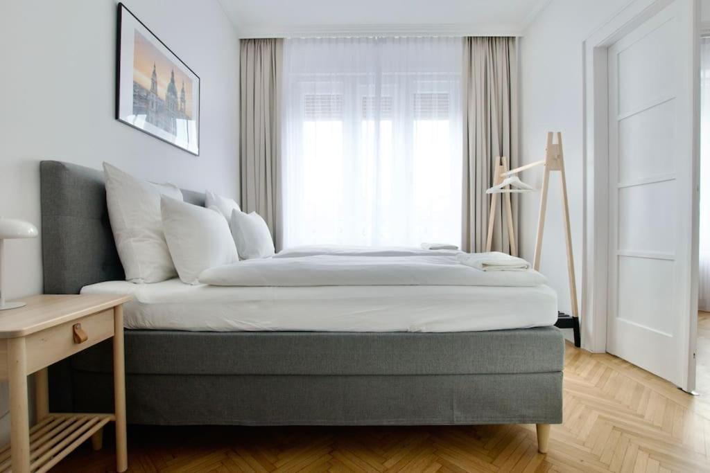 בודפשט Premium Apartment By Hi - Central 2 Bedroom - Best View מראה חיצוני תמונה