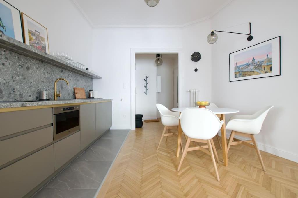 בודפשט Premium Apartment By Hi - Central 2 Bedroom - Best View מראה חיצוני תמונה