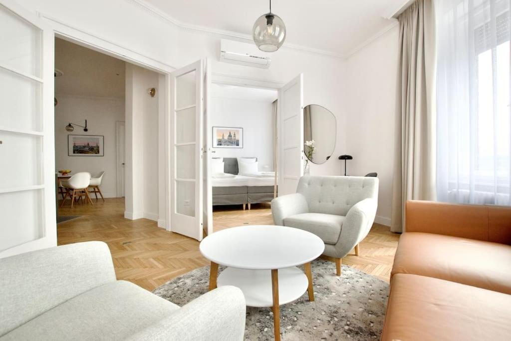 בודפשט Premium Apartment By Hi - Central 2 Bedroom - Best View מראה חיצוני תמונה
